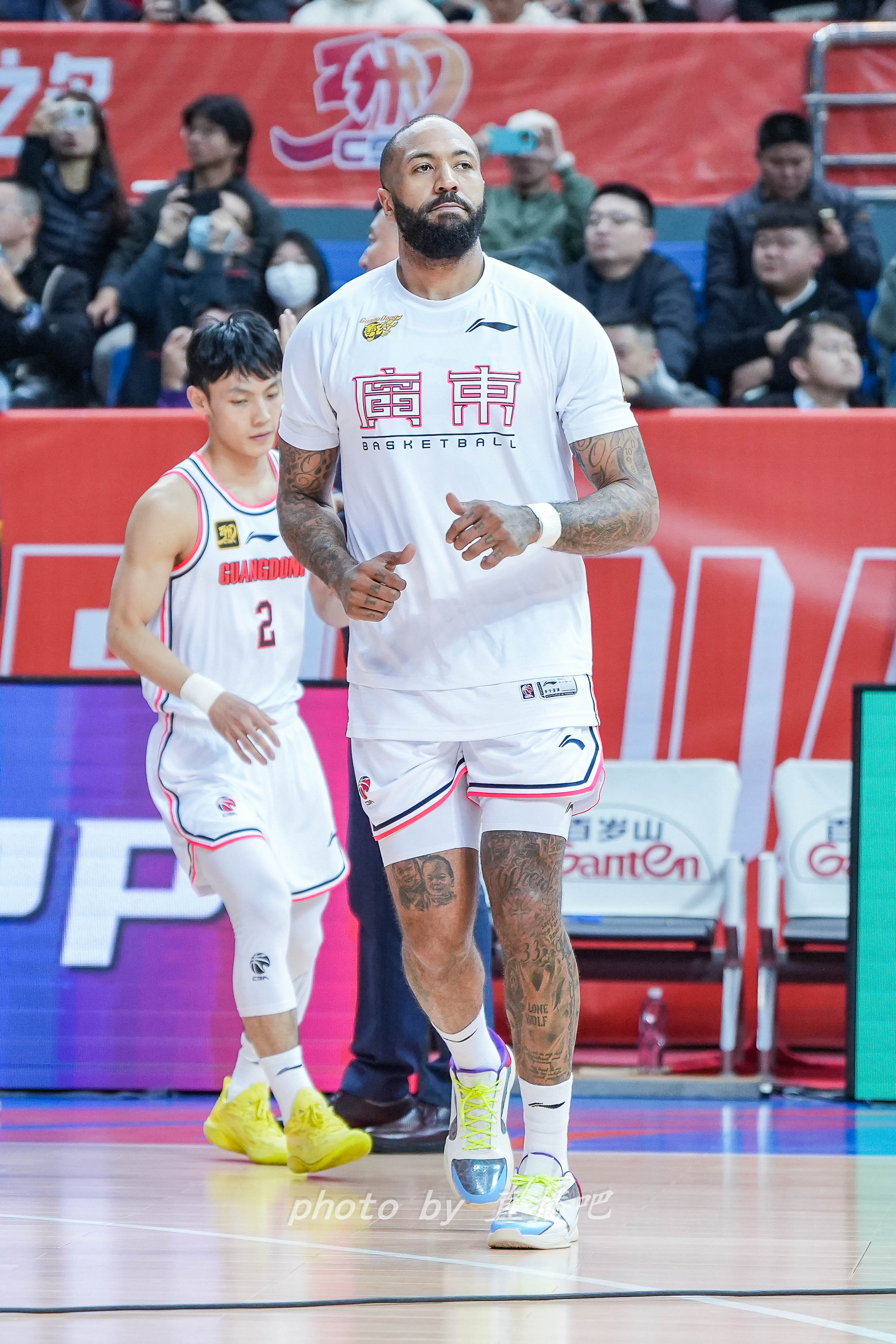 打得不錯(cuò)！36歲吉倫沃特原本的第三外援卻成廣東男籃的真大腿
