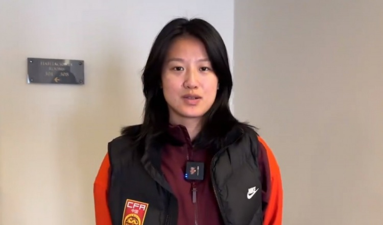  汪琳琳：范迪克是我的偶像和目標(biāo)，希望變成他那樣全面的中后衛(wèi)