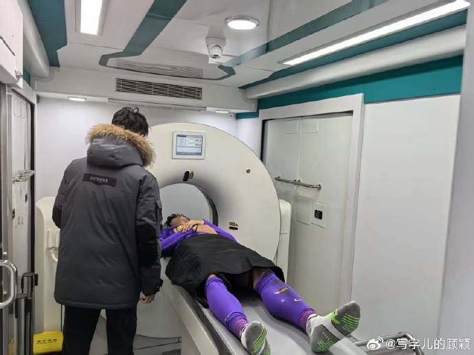  記者：謝維軍初步檢查無(wú)大礙，后續(xù)兩天還要注意觀察