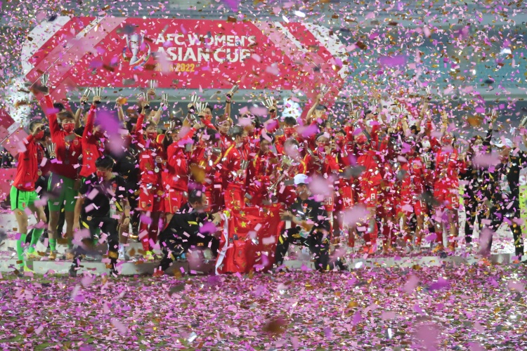  中國(guó)女足亞洲杯奪冠三周年！決賽3-2逆轉(zhuǎn)韓國(guó)，時(shí)隔16年再登頂