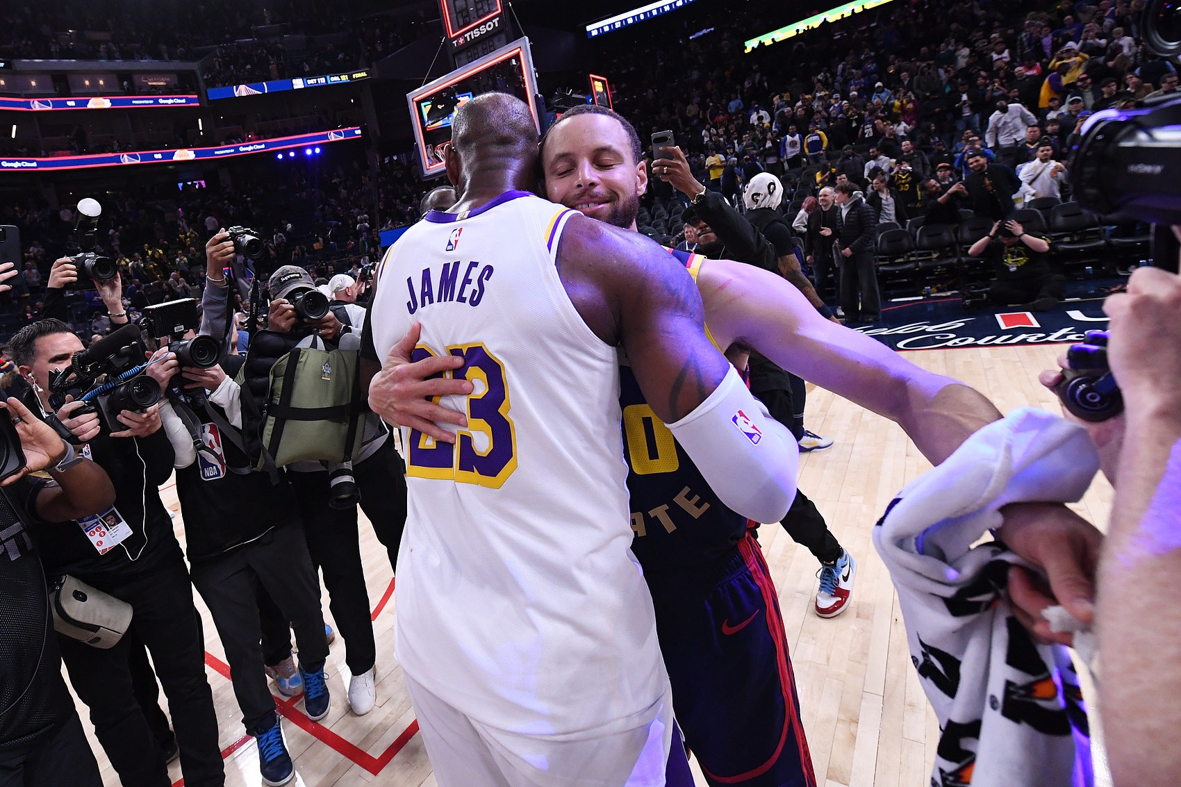  見證傳奇！詹姆斯庫里年滿36歲且同場均砍下35+ NBA歷史首對！